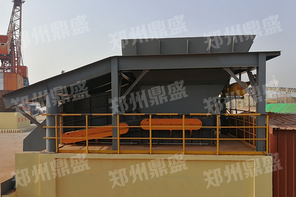 魏橋鋁電波動(dòng)輥式給料機01